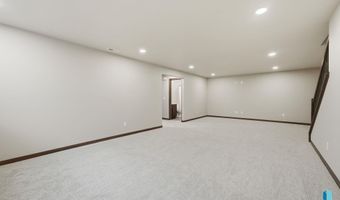 2822 E Hazelnut St, Brandon, SD 57005