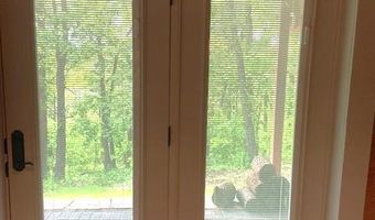 577 Schluersburg Rd, Augusta, MO 63332