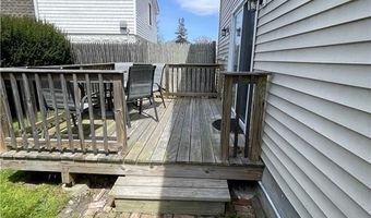 16 Dudley Ave 6, Newport, RI 02840