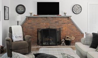 263 Collins Rd, Hopkinton, RI 02804