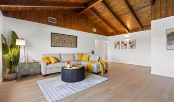25311 Jesmond Dene Rd, Escondido, CA 92026
