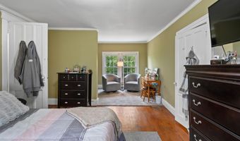 202 Steadwell Rd, Amsterdam, NY 12010
