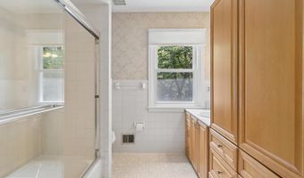 5110 DUVALL Dr, Bethesda, MD 20816