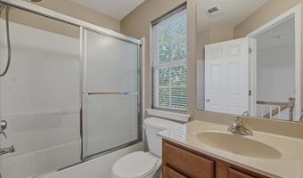 2 MARINA Dr, Bayonne, NJ 07002