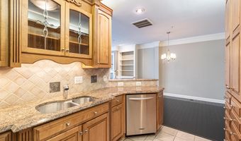 5067 DONOVAN Dr, Alexandria, VA 22304