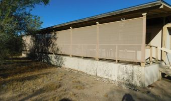 42770 Winema Dr, Bouse, AZ 85325