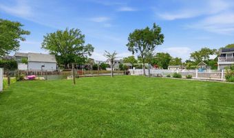 17 Norman Ave, Amityville, NY 11701