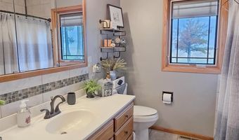 17431 300Th St, Aplington, IA 50604