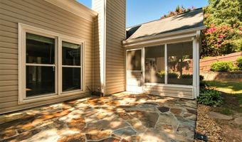 200 Pine Brg, Alpharetta, GA 30022