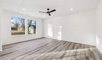 307 6th St, Benton City, WA 99320