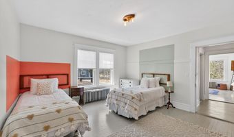 92 Pinewood Ave, Bethlehem, NH 03574