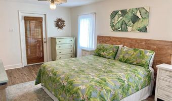 110 14th St, Apalachicola, FL 32320