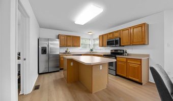 1214 Westrun Dr, Ballwin, MO 63021
