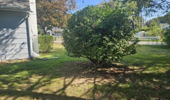 2 Jeffrey Ln, Albany, NY 12211