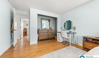 3146 Club Dr, Allentown, PA 18103