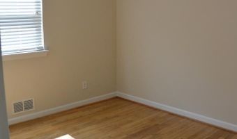 3720 TERRACE Dr, Annandale, VA 22003