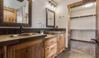 25480 Bachelor Ln, Bend, OR 97701