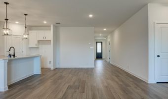 319 Brood Dr, Adkins, TX 78101