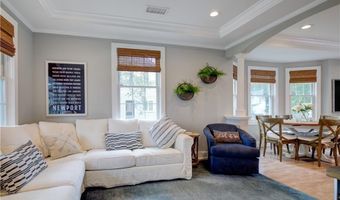 40 Grafton St, Newport, RI 02840
