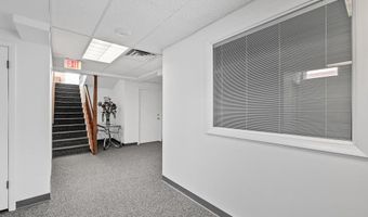 813 E LINCOLNWAY, Cheyenne, WY 82001