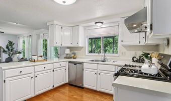 1439 Greenfield Crossing Ct, Ballwin, MO 63021