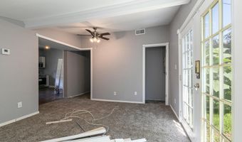 827 S Griffith Ave, Aurora, MO 65605