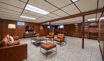 1402 Winaki Trl, Algonquin, IL 60102