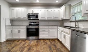 208 James St, Aledo, TX 76008