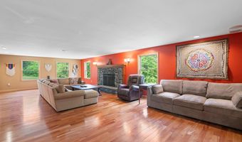 925 Hinesburg Rd, Brattleboro, VT 05301