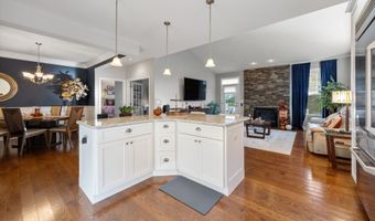 81 Fieldstone Ln 81, Beacon Falls, CT 06403