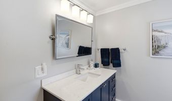 45 Compton St, Belford, NJ 07718