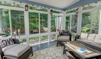 5344 Chaversham Ln, Peachtree Corners, GA 30092