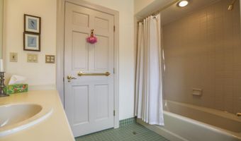 91 Dockside Ln, Belfast, ME 04915