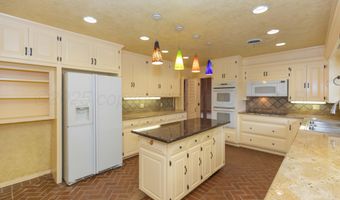 4102 PARAMOUNT Blvd, Amarillo, TX 79109