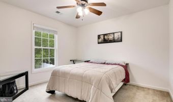2427 FORT Dr, Alexandria, VA 22303