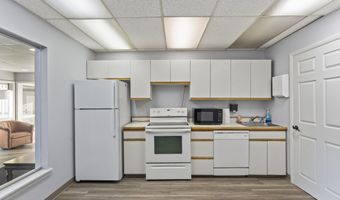 174 Williamsburg Ct, Albany, NY 12203