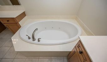 719 Clayton Corners Dr, Ballwin, MO 63011