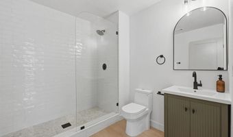 2610 Chestnut Ave, Carlsbad, CA 92010