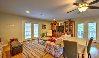 39 Harrison Rd, Bay St. Louis, MS 39520
