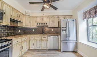195 Kinnoll Hill Ct, Aberdeen, NJ 07747
