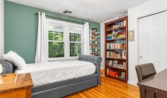 94 Greening Ln, Cranston, RI 02920