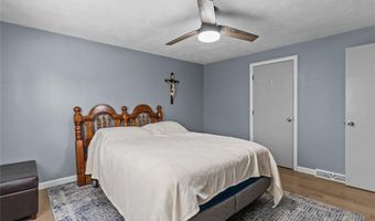 162 Pine St, Warwick, RI 02888