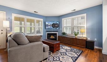 1734 Weatherstone Dr, Ann Arbor, MI 48108