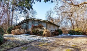 35 Sunset Ave, North Kingstown, RI 02874