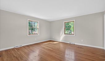 3 Fenway Dr, Albany, NY 12211