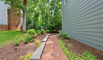 1030 W Sterlington Pl, Apex, NC 27502