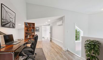 90 Red Hill Rd, Branford, CT 06405
