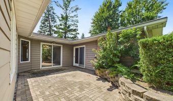 404 Hyden Dr, Alcester, SD 57001