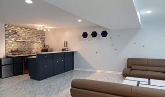 25501 EMERSON OAKS Dr, Aldie, VA 20105