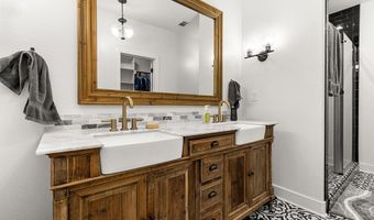 12 NW Sarai Cir, Andrews, TX 79714